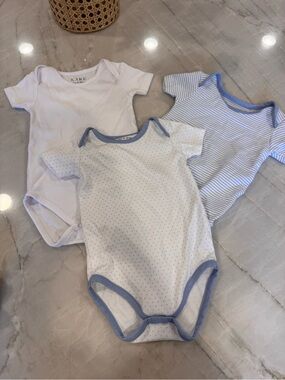NEW & NEVER WORN LAKE Baby Bodysuit bundle in French Blue